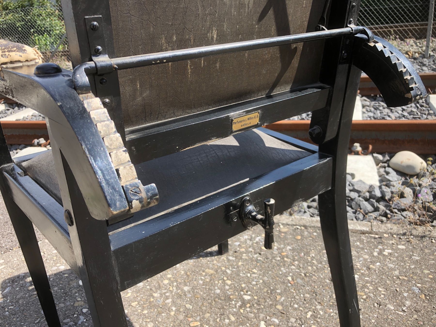 Stühle: Antiker Friseur-Stuhl Industrial Design – Gebraucht aus Laufenburg von industrial-silence 5