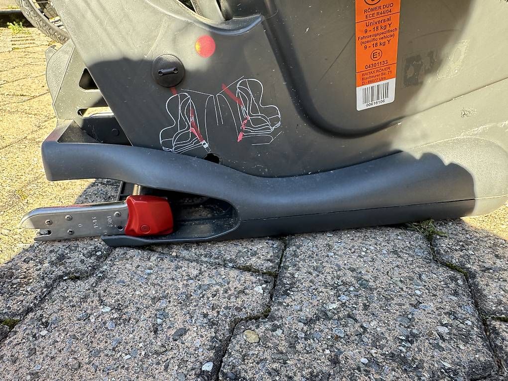 Britax Römer Seggiolini per auto: Autokindersitz Römer 9-18Kilo Isofix – Usato da Schafisheim venduto da Floromea 1