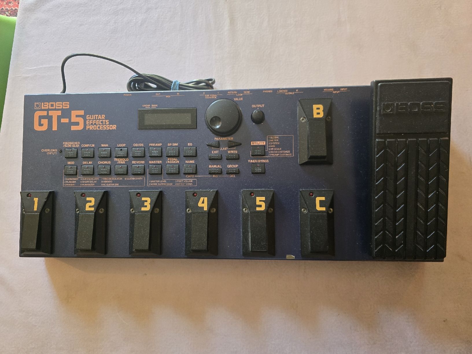 Boss Musikinstrumente: BOSS GT-5 MULTI EFFEKT ... – Gebraucht aus Zürich von Antiquedealer 1