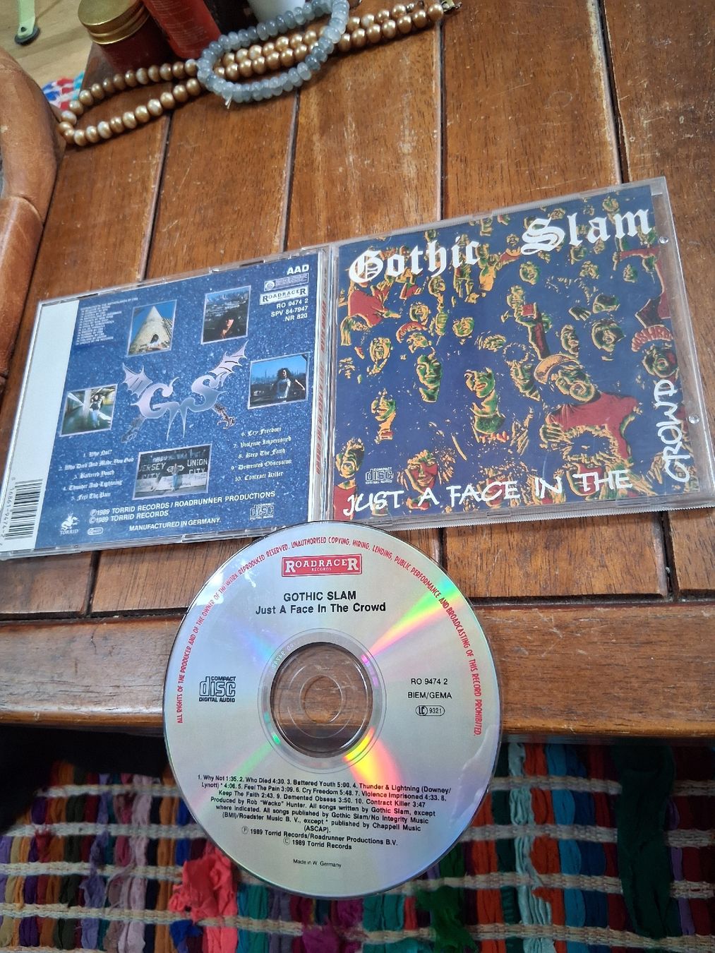 CD: gothic slam- just a face in the crowd – Usato da St-Cergue venduto da VeganWarrior