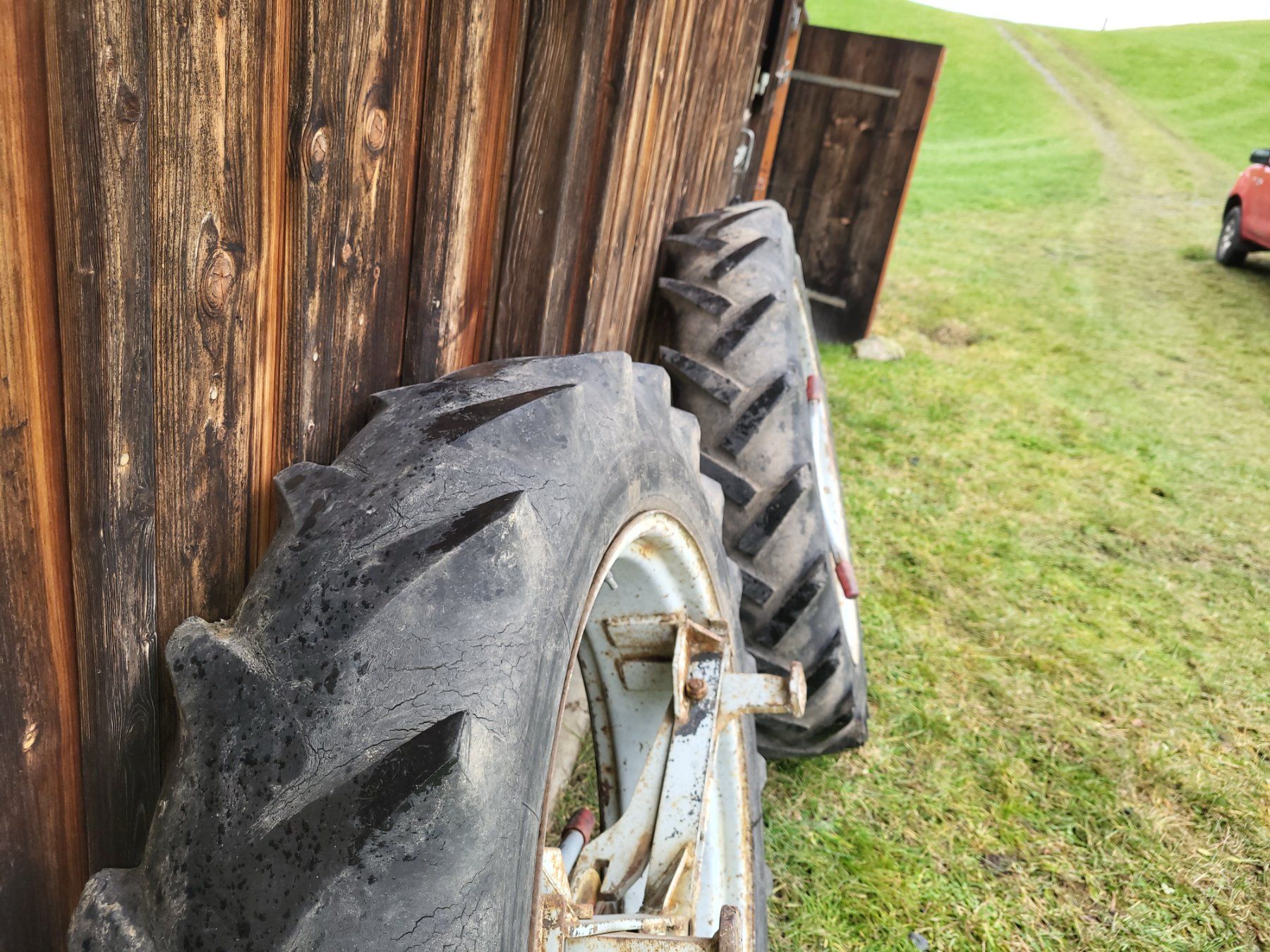 Michelin Pneumatici & Ruote complete: Doppelräder Traktor Müller 9.5-32 – Usato da Weissbad venduto da Milan041 3