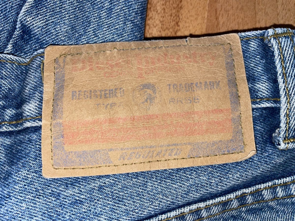 Diesel Jeans: Diesel Basic Jeans Einfache Bundweite 37cm 100% Baumwolle – Usato da St. Gallen venduto da mai_2lcj 3