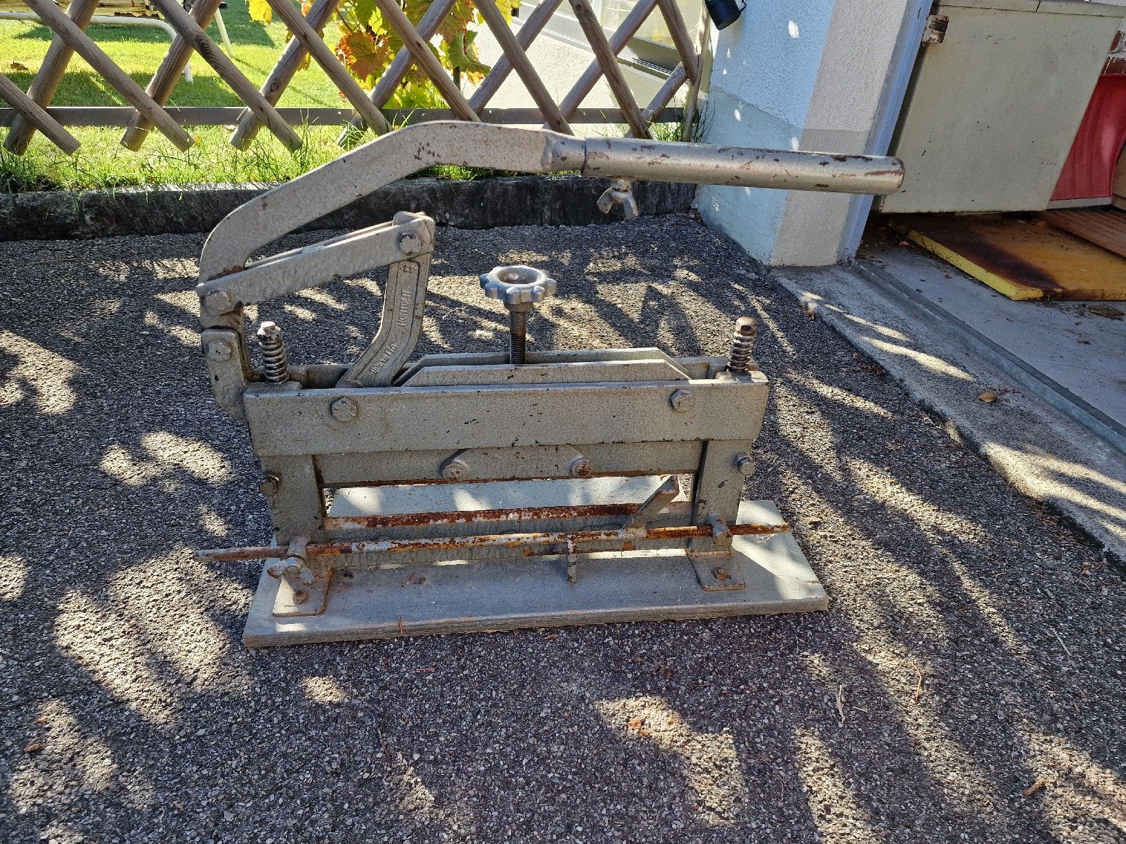 Tous les outils: Steintrenner-Steinknacker – D'occasion à Bellach par Sidu77