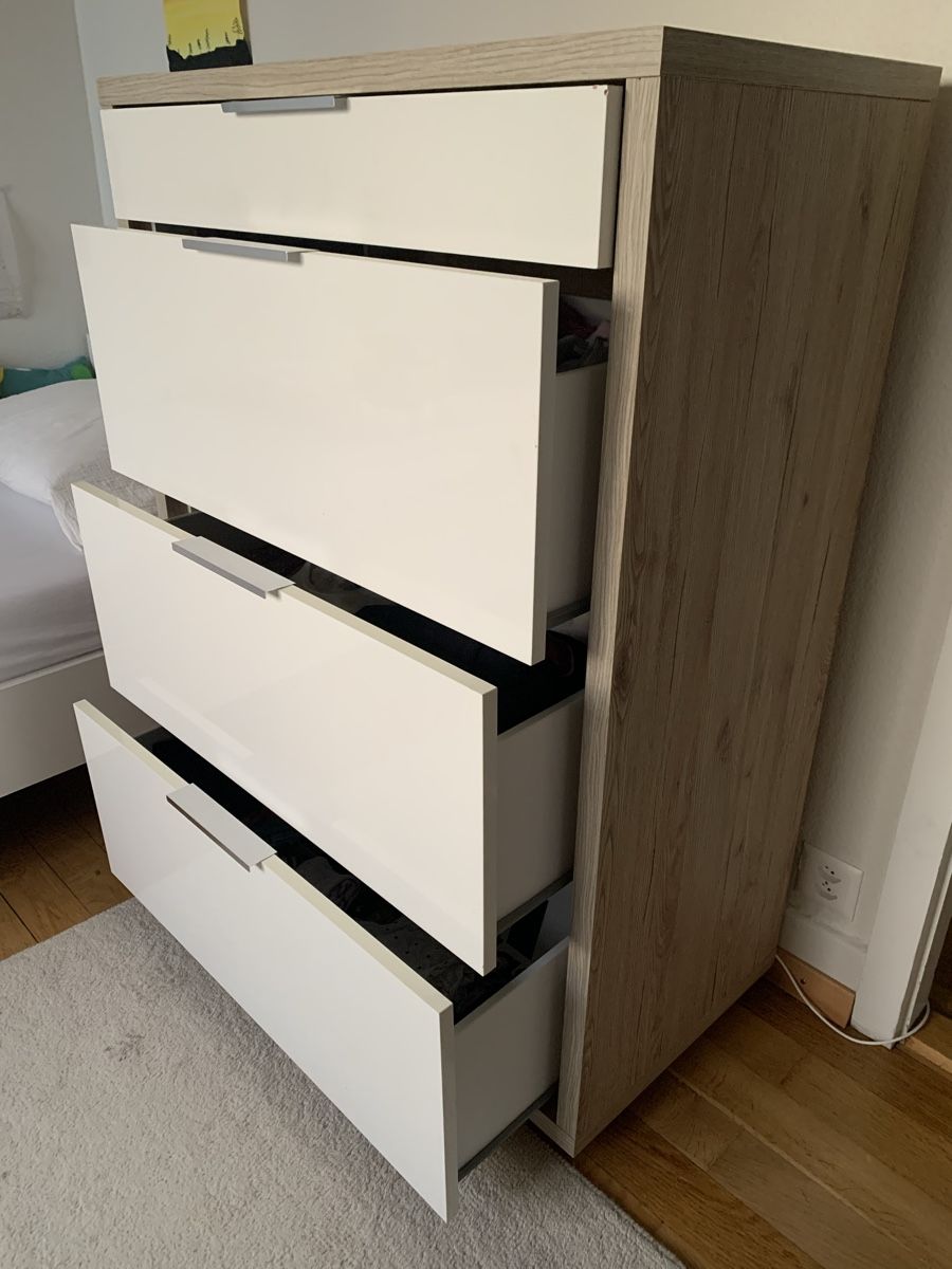Commodes: Commode 4 tiroirs blanc et bois – D'occasion à Neuchâtel par jopro 1