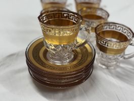 6 Gläser mit Untertellern goldfarben
