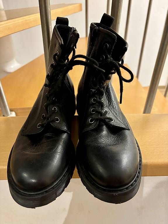 Scarpe da donna: Boots à lacets cuir noir 38 c neuf – Nuovo (secondo la descrizione) da Perroy venduto da barballalla 1