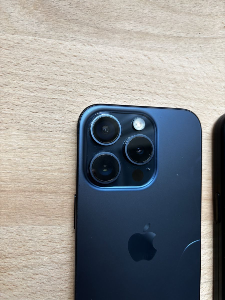 Apple Portables: Iphone 15pro 265gb with case – D'occasion à Beromünster par aileen321 6