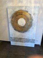 Abstraktes Leinwandbild mit Sonnensymbol Gold/Silber
