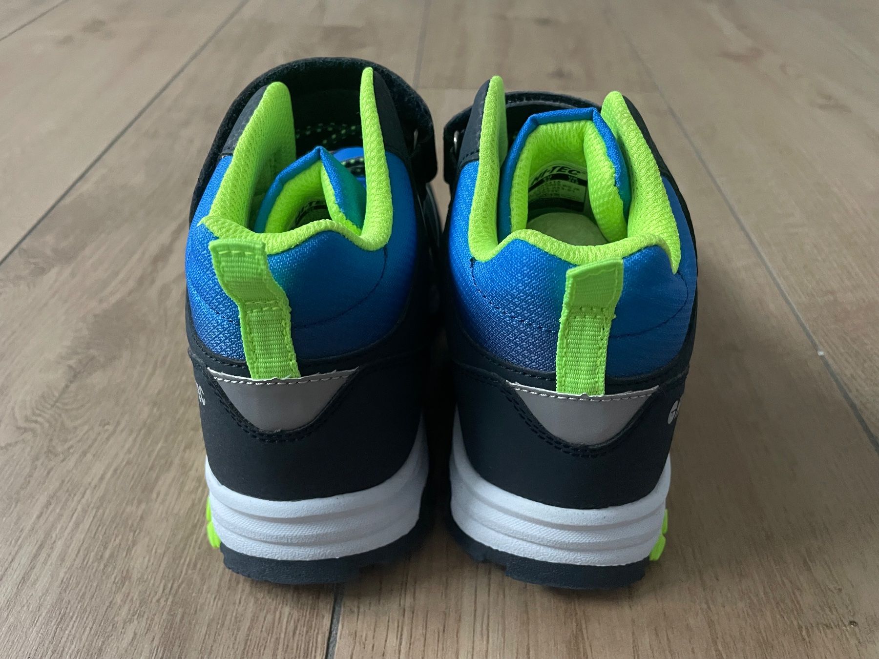 Hi-Tec Scarpe per ragazzi: Trekkingschuhe von Hi-Tec Gr. 32 NEU – Nuovo e nell'imballaggio originale da Waltenschwil venduto da hansnine 3