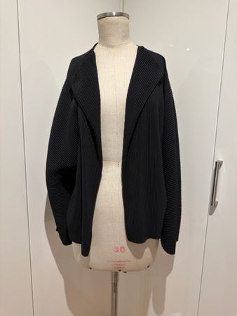 COS Plissee Jacke schwarz Grösse XS sehr guter Zustand