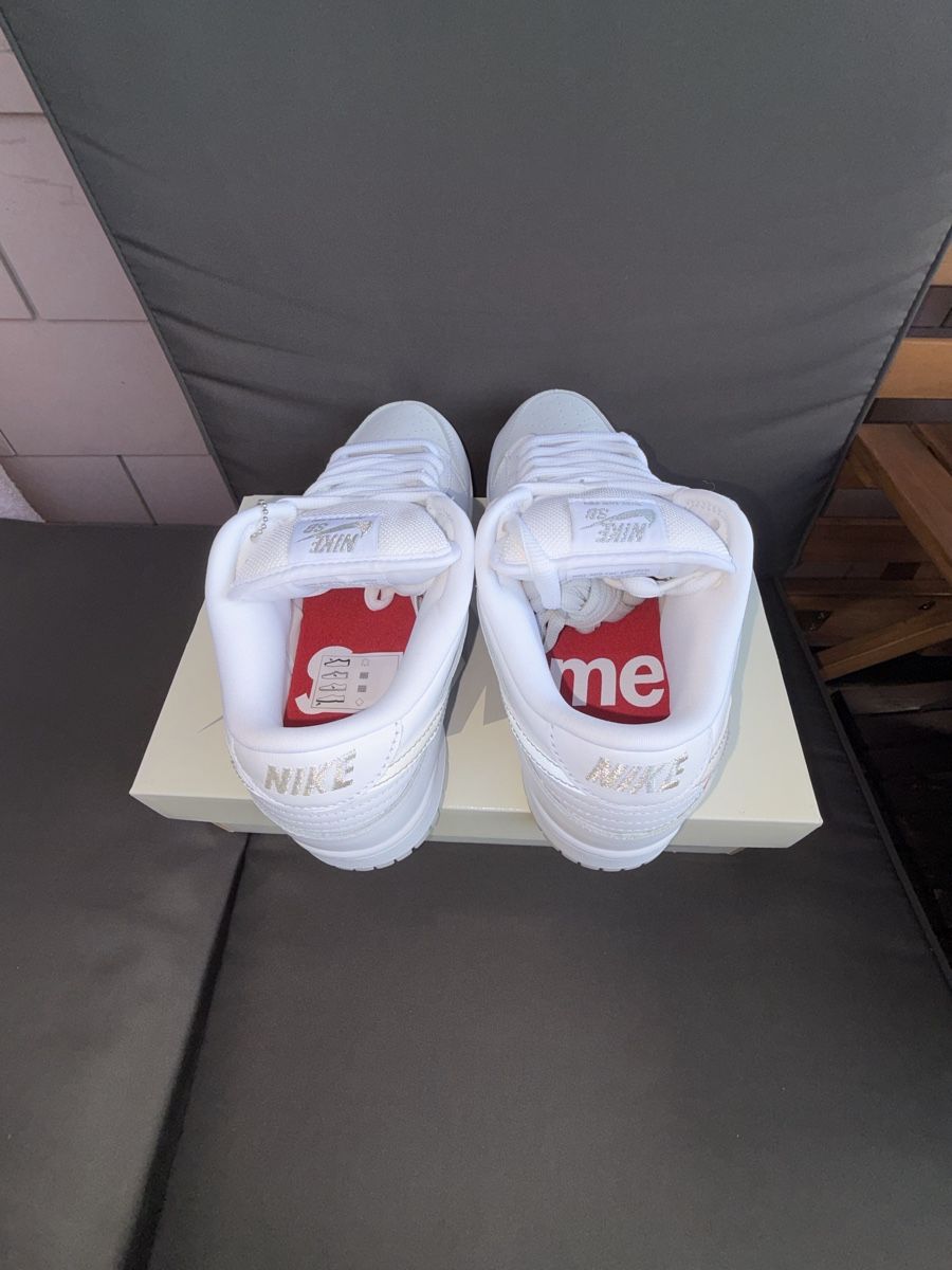 Nike Chaussures hommes: Nike x Supreme dunk low  – Neuf avec emballage d'origine à Winterthur par Szabo_Daniel 3