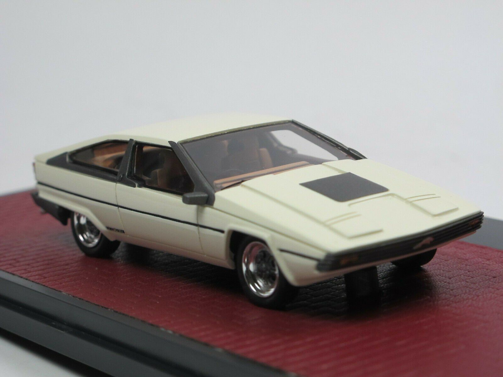 Jaguar Modellini d'auto: JAGUAR ASCOT BERTONE 1977 1:43 MATRIX – Nuovo e nell'imballaggio originale da Suhr venduto da Moebelsiralfred 3
