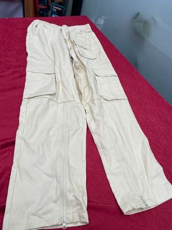 Beige Hose NEU mit Reissverschluss bis Shorts Form XS