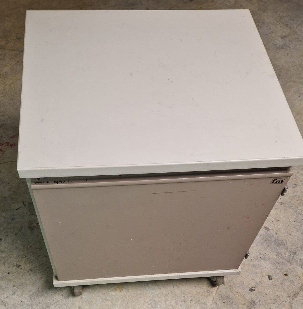 Korpus: Rollcontainer klein – Gebraucht aus Seengen von Pfoesu07