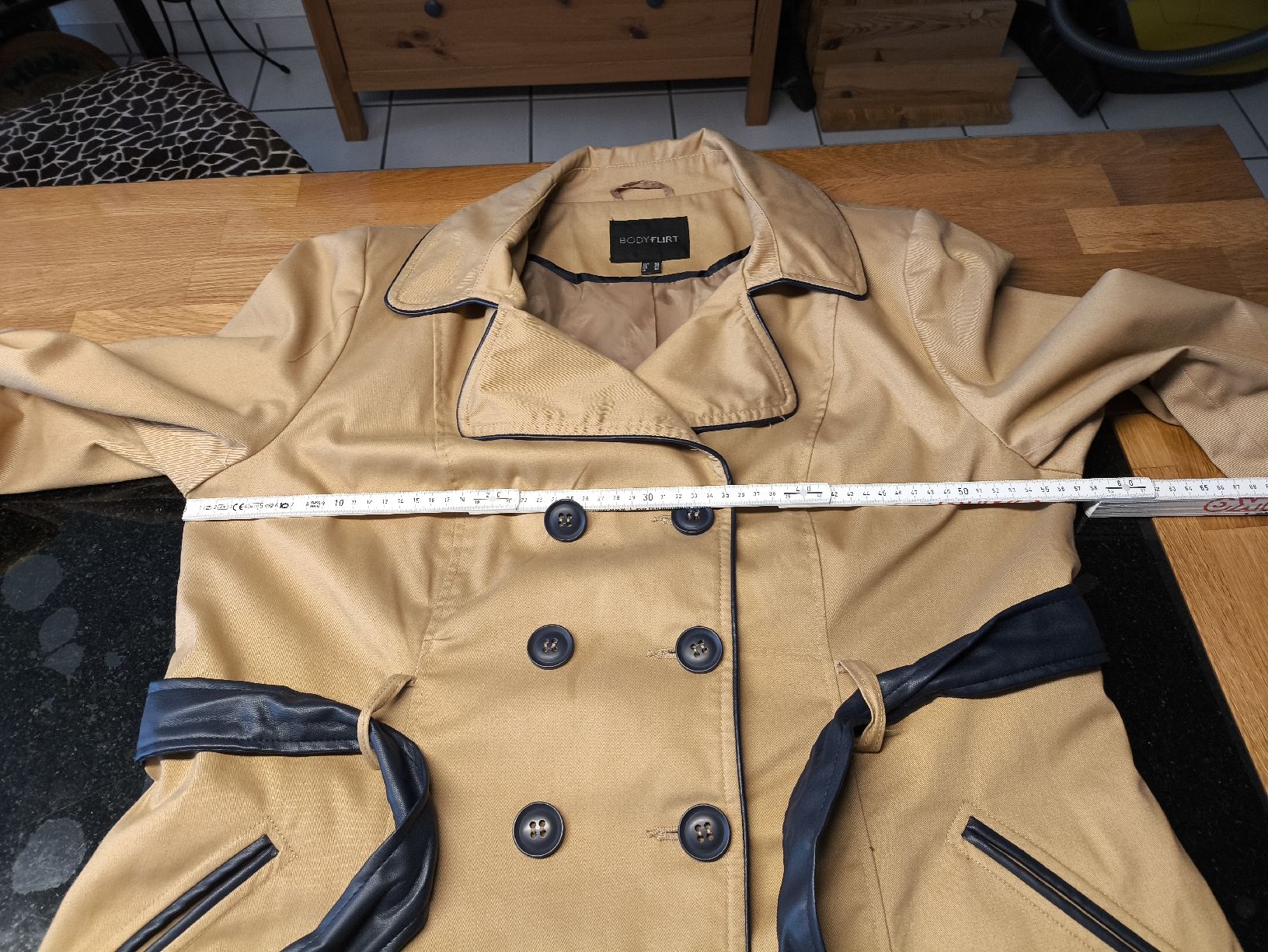 Cappotti: Trenchcoat Gr.46 – Usato da Burgdorf venduto da Ropajesi 2