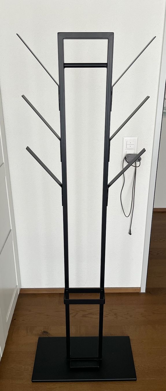 Garderobe: Garderobenständer Metall schwarz – Gebraucht aus Adliswil von Steven0301