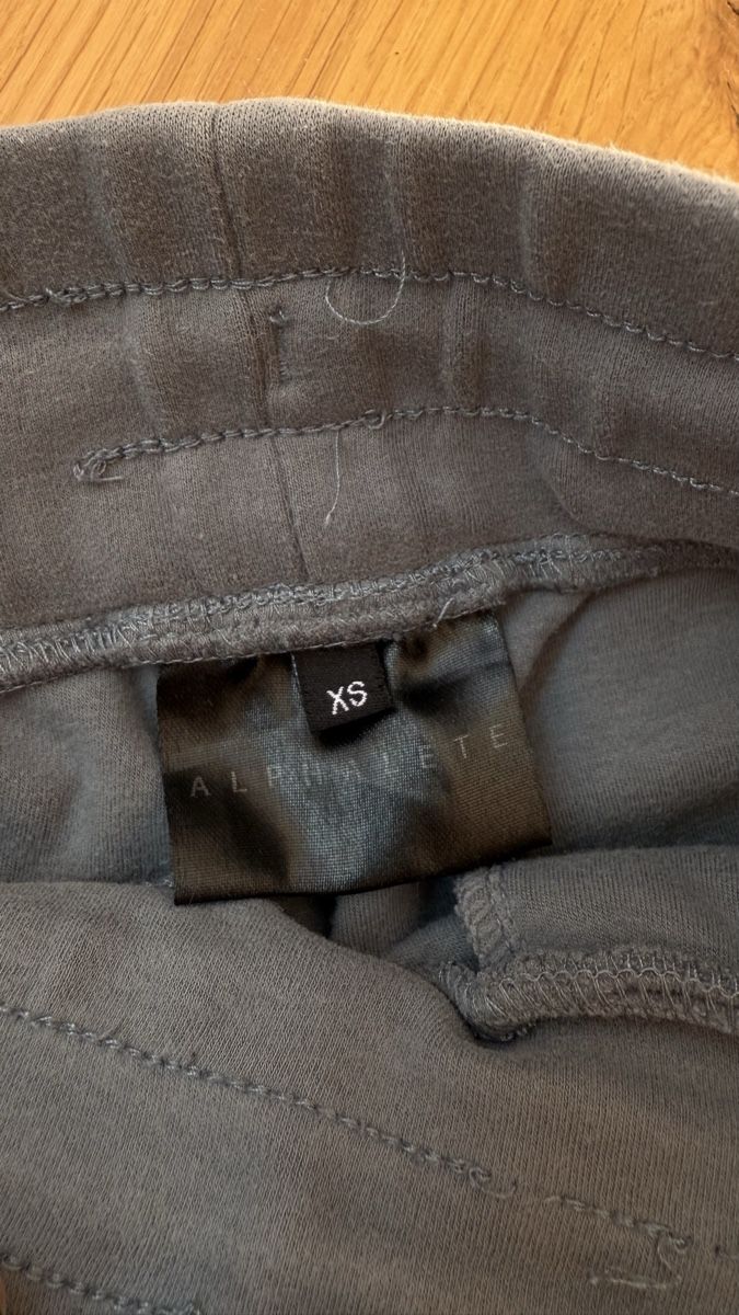 Alphalete Pantaloni: Alphalete Jogginghose XS – Usato da Gelterkinden venduto da teddywidder 1