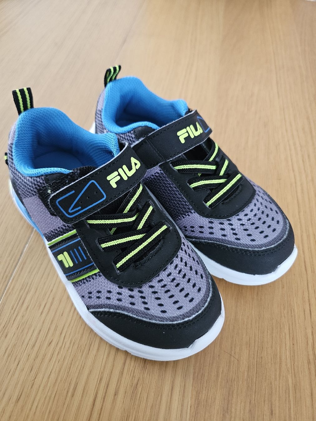Fila Scarpe per ragazzi: Schuhe Grösse 28 – Usato da Altbüron venduto da schnurrli101