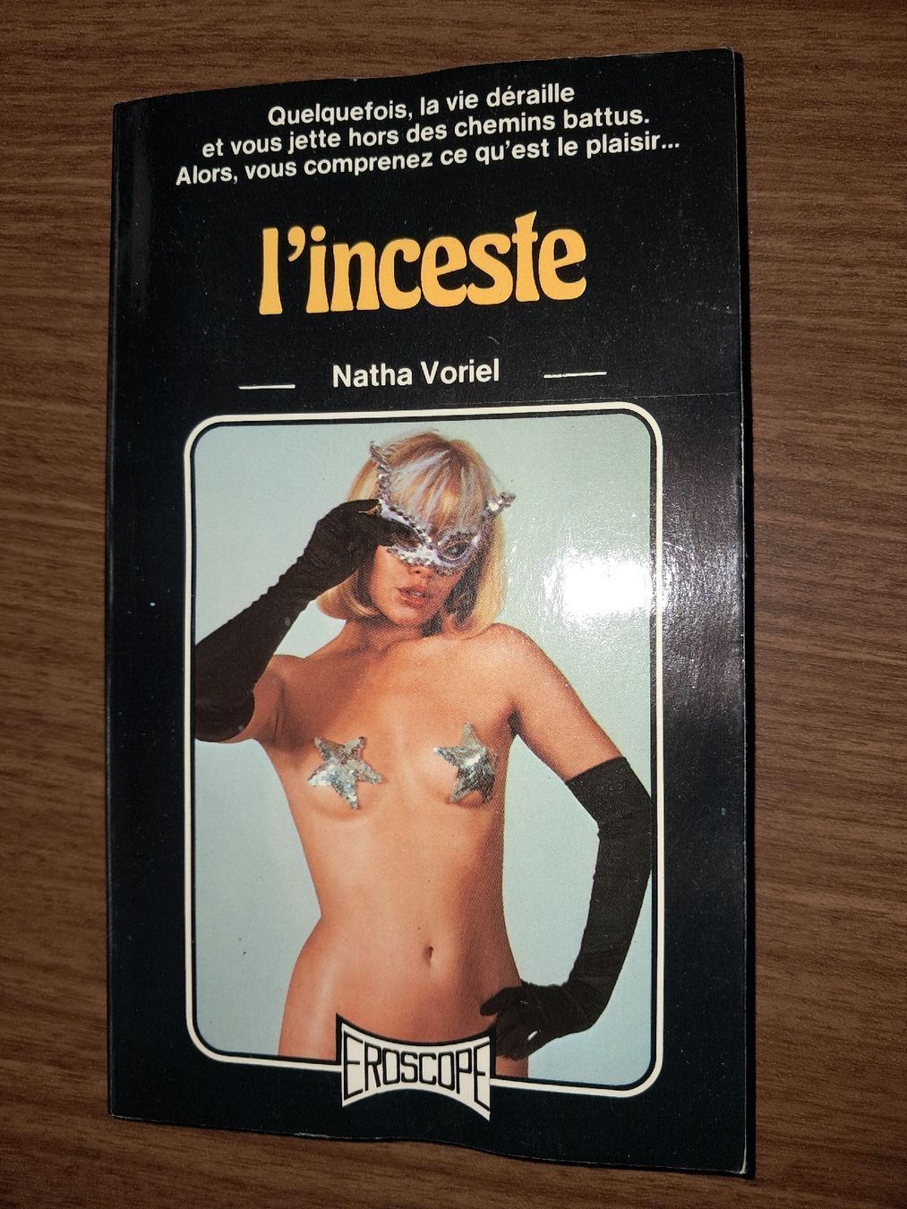 Bücher: L'inceste de Natha voriel – Gebraucht aus Le locle von juliensaran