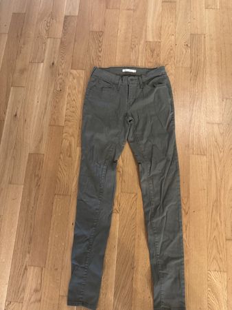 Levi’s 710 Super Skinny Gr. 27 Olive