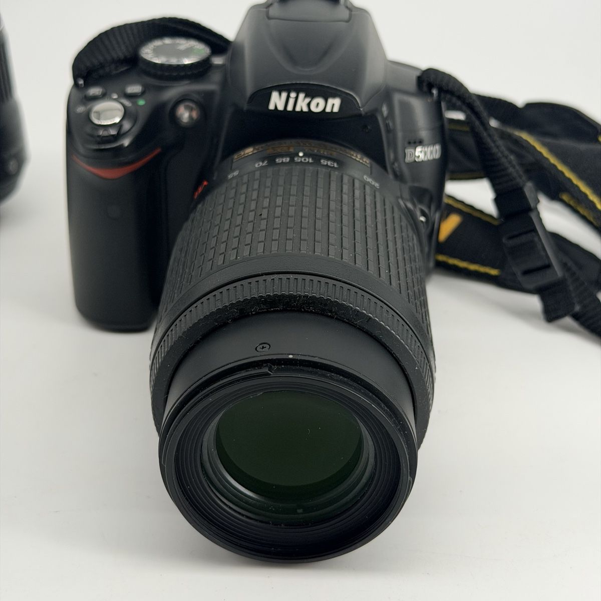 Nikon Fotocamera: Nikon D5000 + 2 objectifs VR + sac + chargeur – Usato da Vessy venduto da _Callidus_ 4