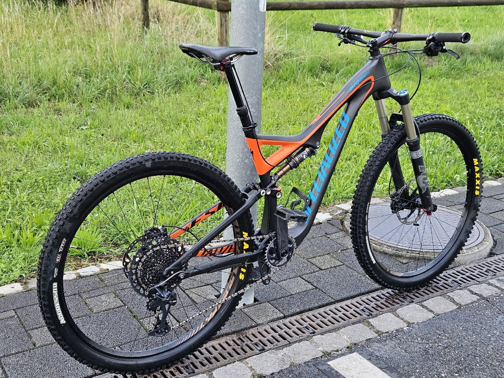 Specialized Velos: Specialized Stumpjumper EVO Expert 29' Carbon – Gebraucht aus Gränichen von M505 8