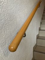 Massiver Treppenhandlauf aus Holz – ca. 4 m lang