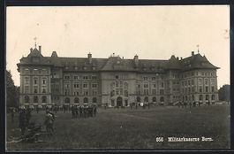 AK Bern, Militärkaserne mit Soldaten
