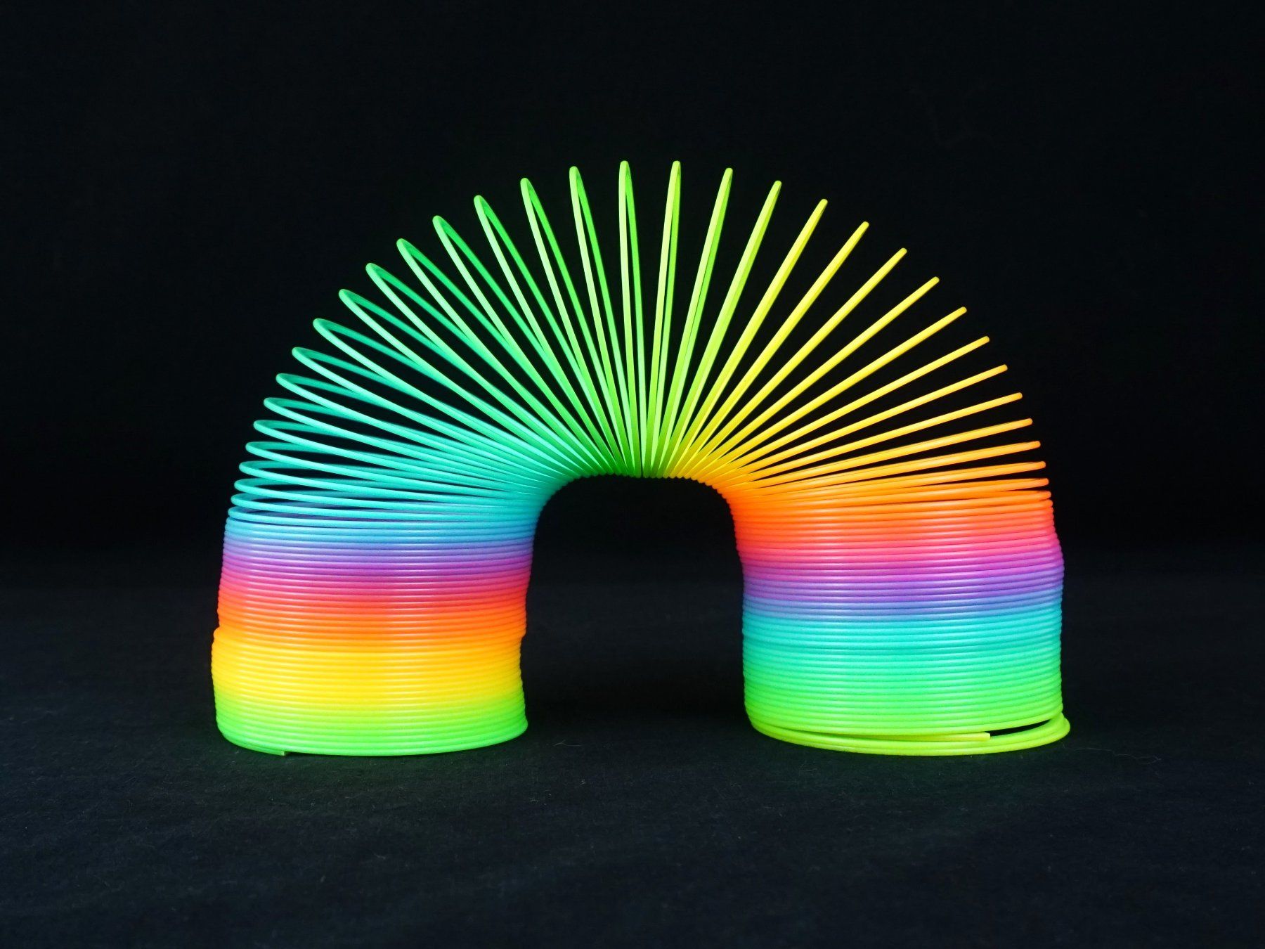 Giocattoli: Slinky Toy in Regenbogen Farben – Usato da Pratteln venduto da Restwert_Pratteln