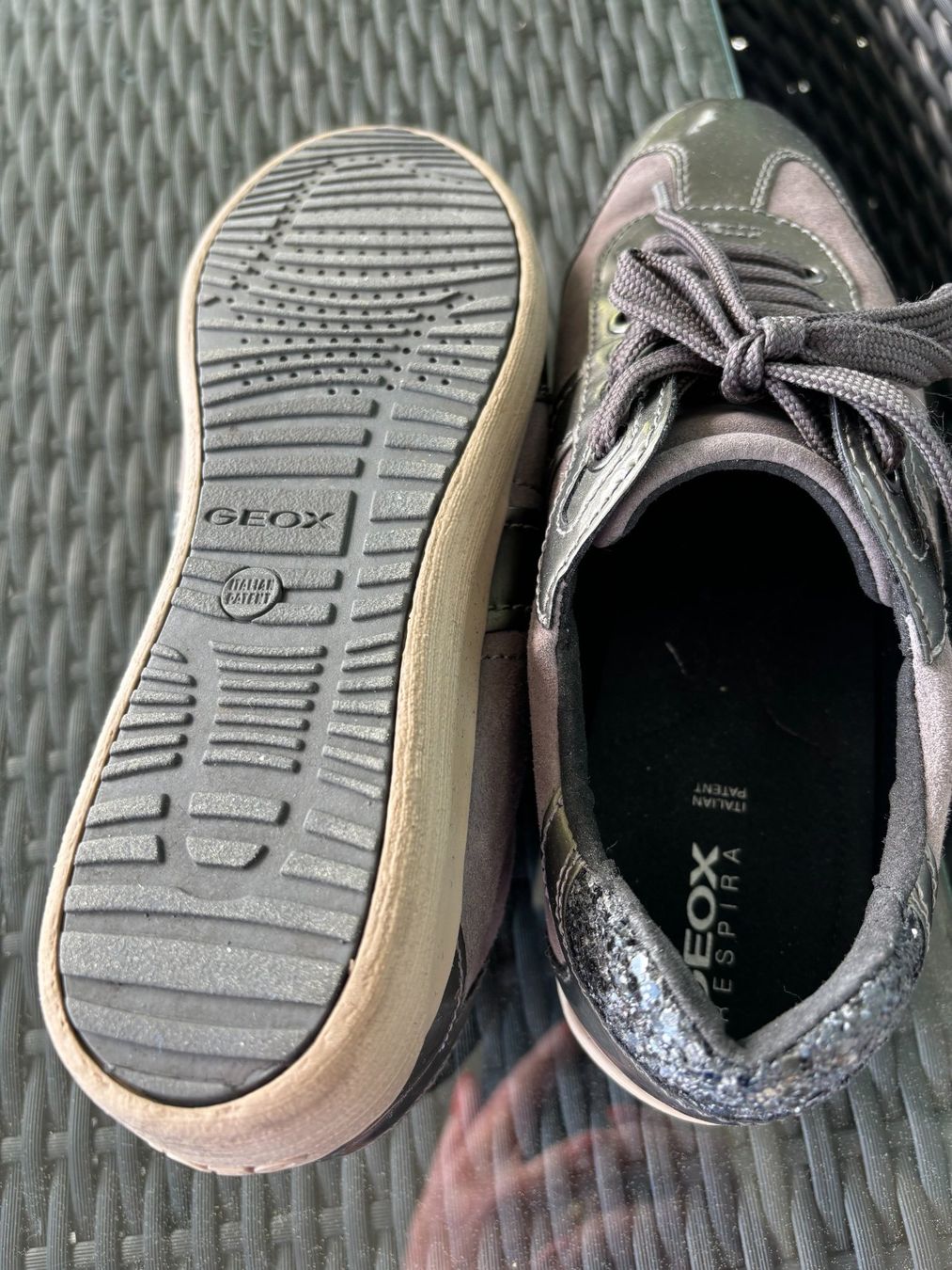 Geox Scarpe da donna: Chaussures GEOX grise à lacets – Usato da OBERENGSTRINGEN venduto da Lolo6316 3