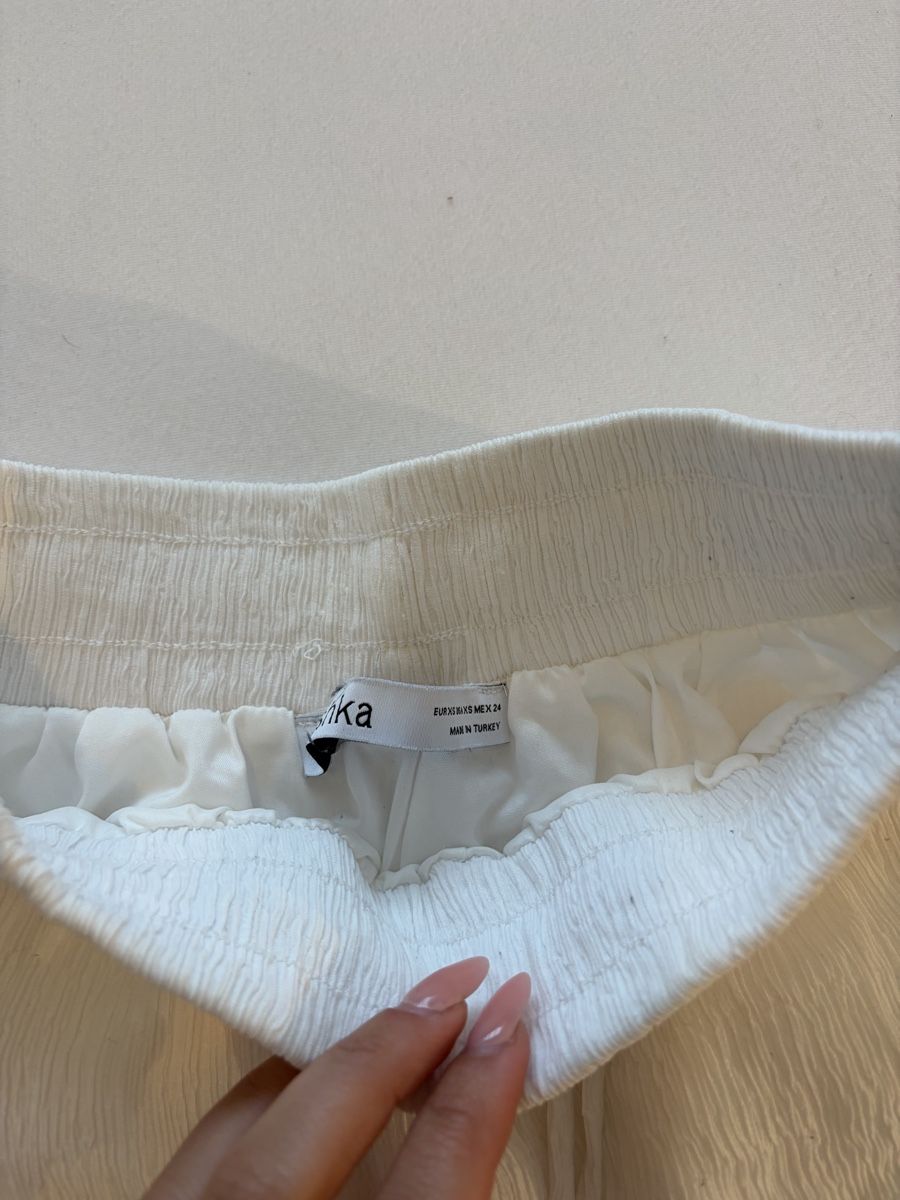 Bershka Pantaloni: Short blanc Bershka  – Usato da Pully venduto da ari_78pk 1