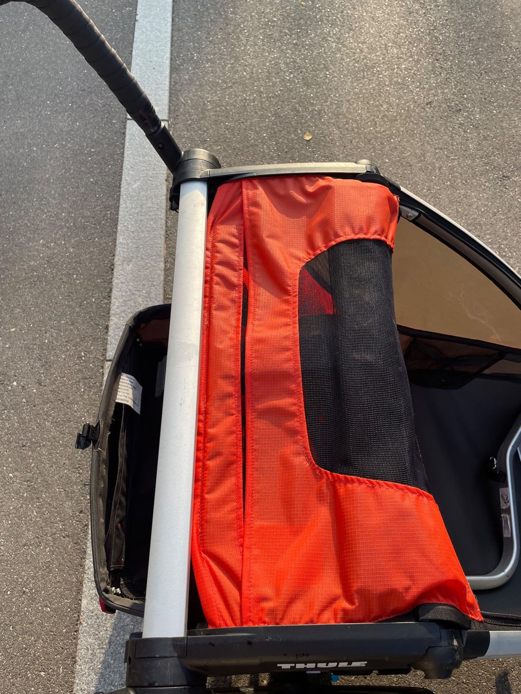 Thule Anhänger: Thule Cross 2 mit Jogging-Rad – Gebraucht aus Zürich von Placevendome 2