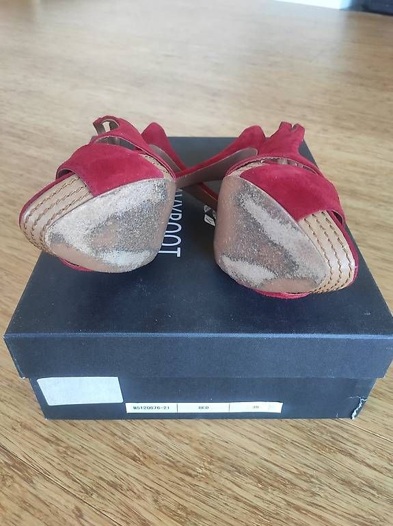 Navyboot Scarpe da donna: Rote wildleder High Heels von Navyboot, Gr. 38 – Nuovo (secondo la descrizione) da Männedorf venduto da Plrt 4