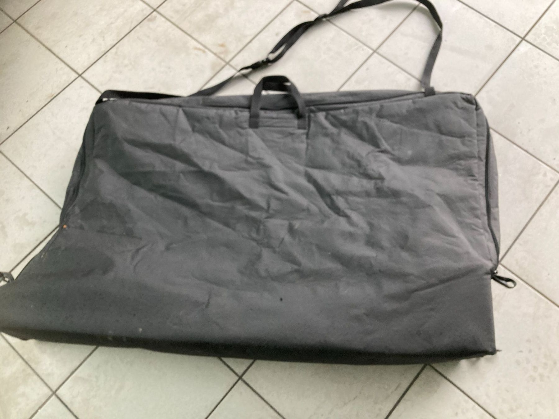 Jeep Tutti pezzi di ricambio auto: Jeep Wrangler Hardtop Tasche 68298539AB – Usato da Cham venduto da WB2223 2