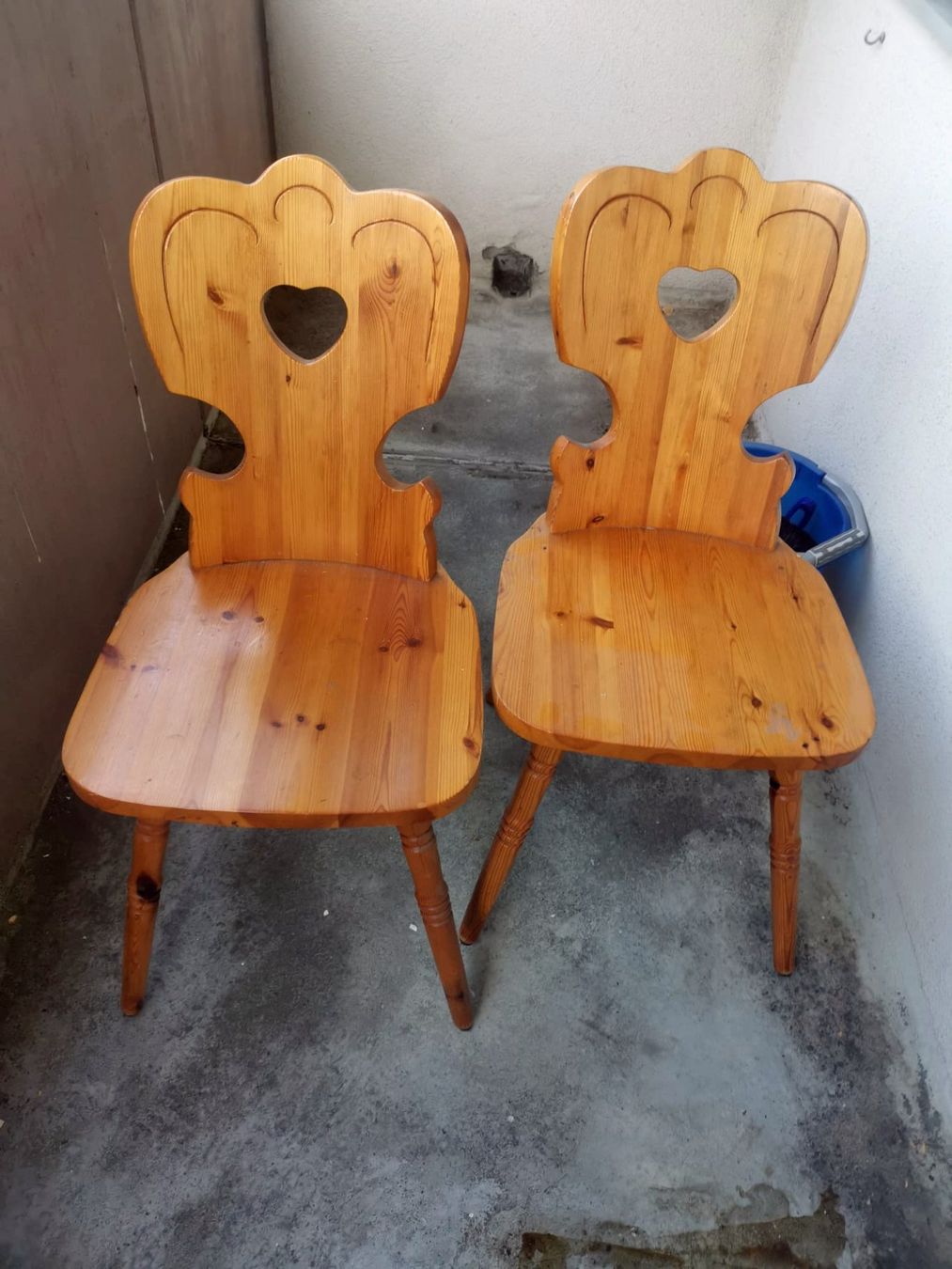 Chaises: 2 Stabellen – D'occasion à Nidau par dan_29s5