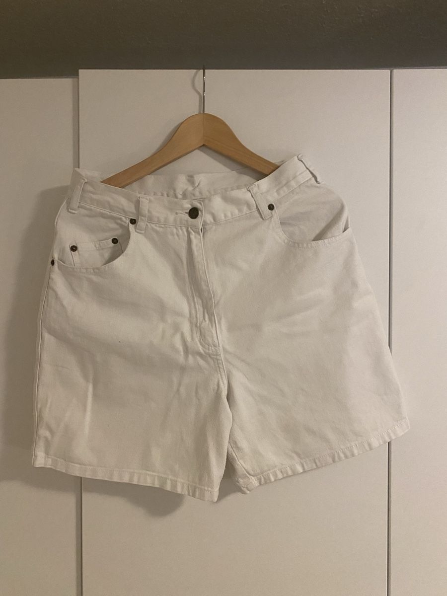 Jeans: Weisse Jeansshorts Gr. 40 Explorer Damen – Gebraucht aus Wölflinswil von kona_a