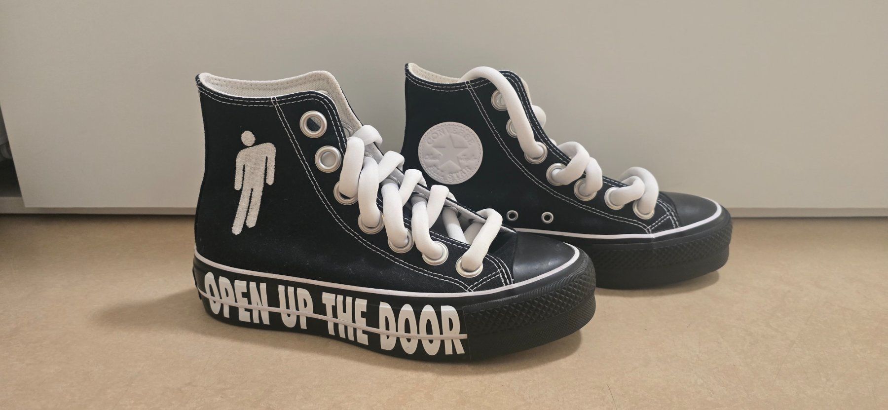Scarpe da uomo: Billie eilish Convers EU 38 – Nuovo (secondo la descrizione) da Zürich venduto da Nexaro