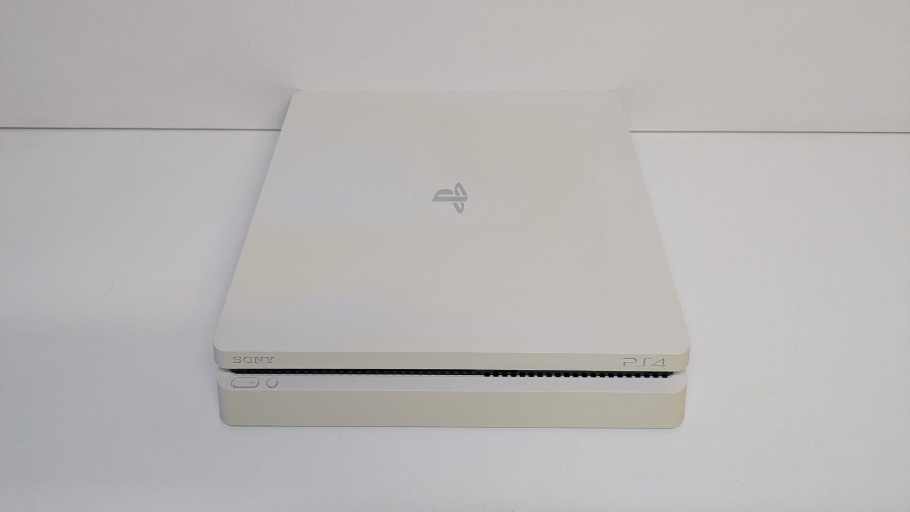 Sony Console: Sony PlayStation 4 Slim mit Controller – Usato da Menziken venduto da mame18 2