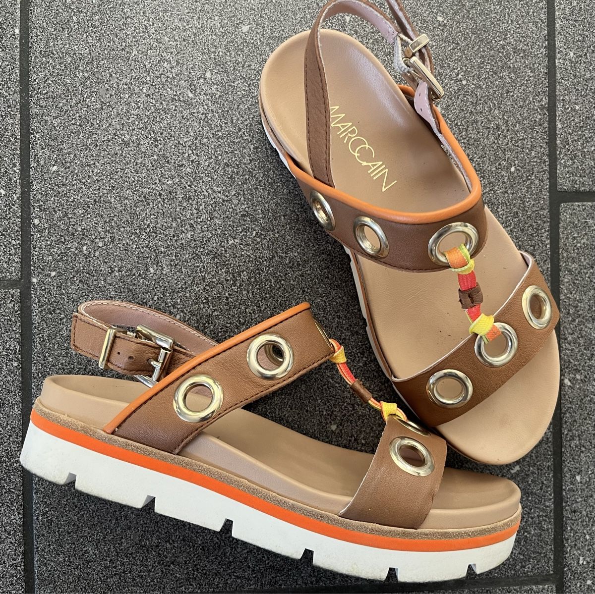 Marc Cain Damenschuhe: MarcCain-Sandalen, Gr. 37, Leder – Neu (gemäss Beschreibung) aus Hünenberg See von spartakus02
