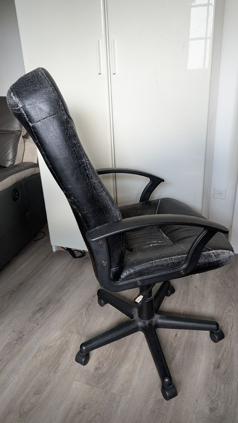 Ikea Sedie: Bürostuhl Gratis – Usato da Gipf-Oberfrick venduto da BenjaminUl 2