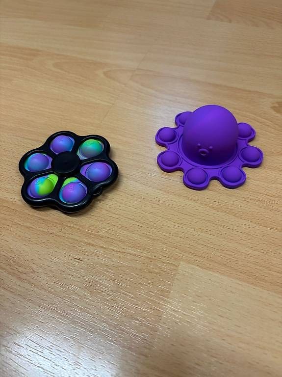 Giocattoli: Diverse farbige Fidget Toys – Usato da Morschach venduto da Mario254 2