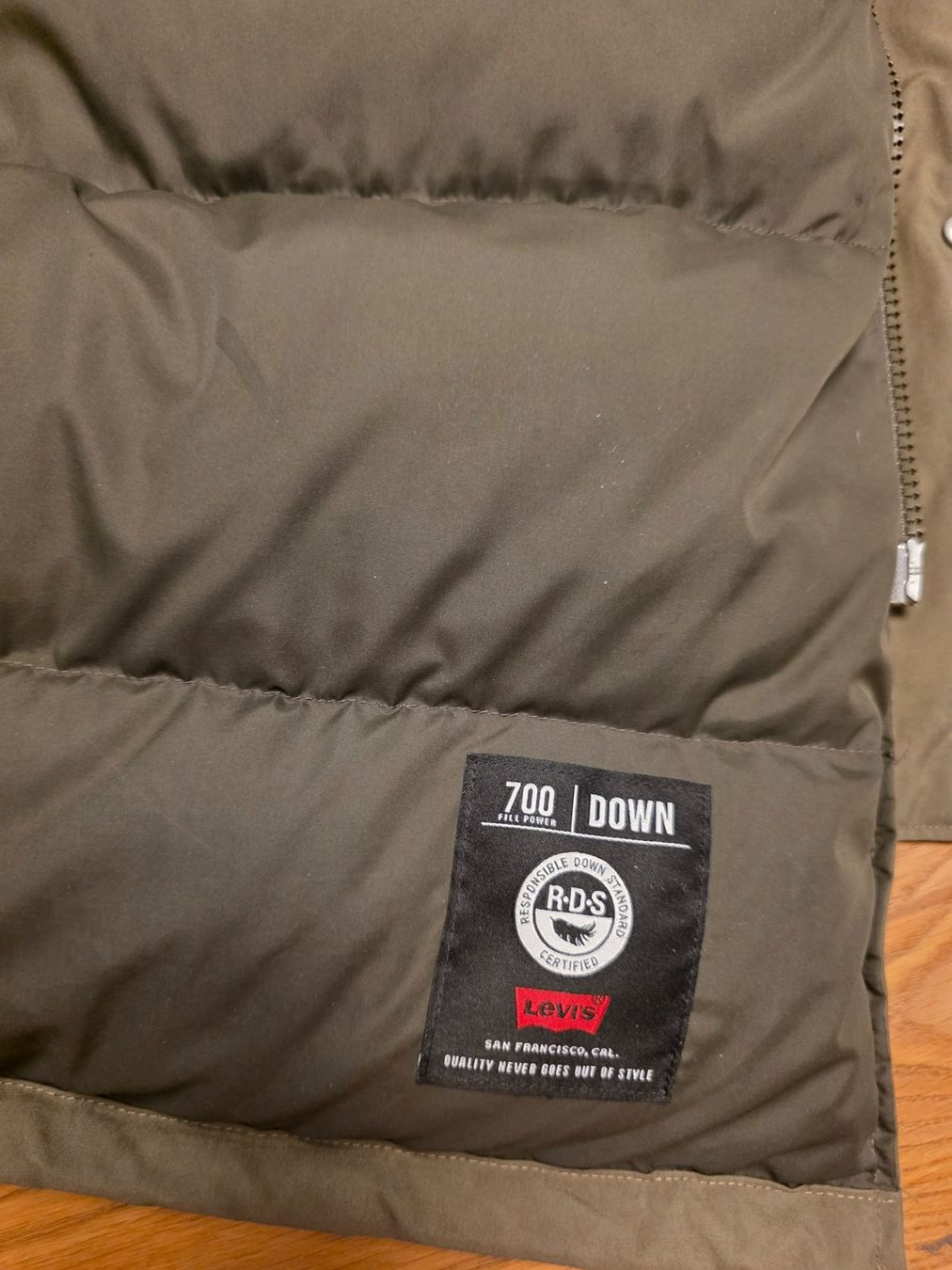 North Face Jacken: LEVIS HERREN WINTERJACKE GRÖSSE L – Gebraucht aus Hinwil von muppets 9