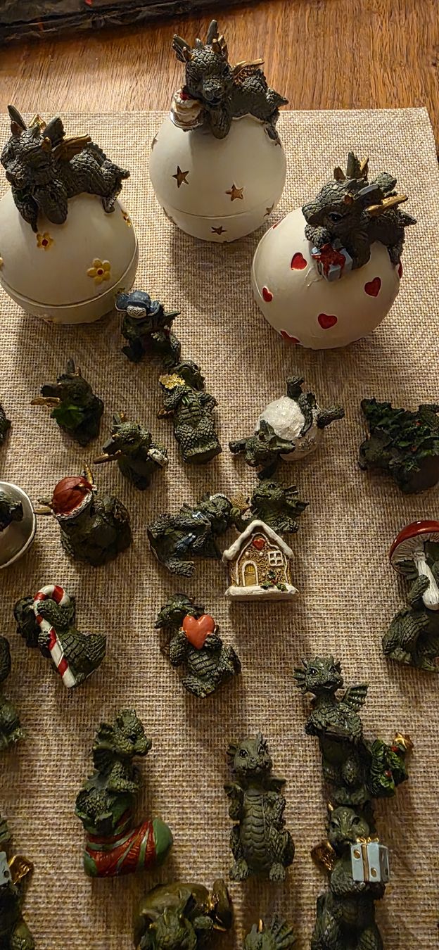 Statuette: Kleine Drachen Figuren Sammlung  – Usato da Bäretswil venduto da mar_py98