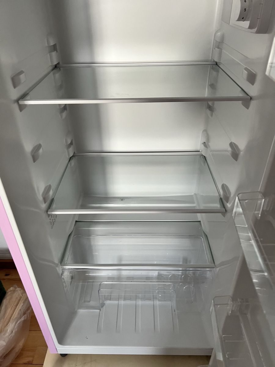 Frigoriferi: Kühlschrank mit TK-Fach pink – Usato da Birmensdorf ZH venduto da Silv1 2