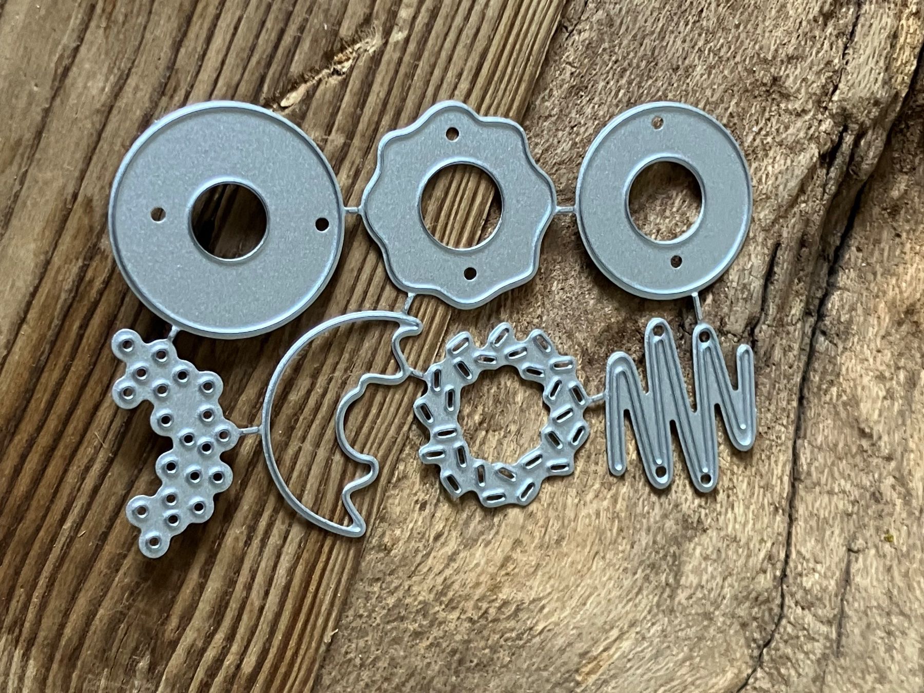 Sciablone: Neues Stanzschablonen-Set Donuts – Nuovo e nell'imballaggio originale da Effretikon venduto da wenuss 3