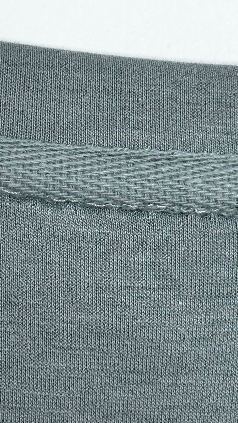 Maglioni & Felpe: Sweatshirt mit V-Ausschnitt – Nuovo (secondo la descrizione) da Mörschwil venduto da Mirka019 4