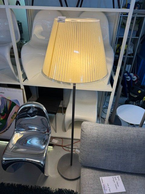 Artemide Lampade: Artemide Choose Mega Stehleuchte – Usato da Zollikofen venduto da OberliAG 1