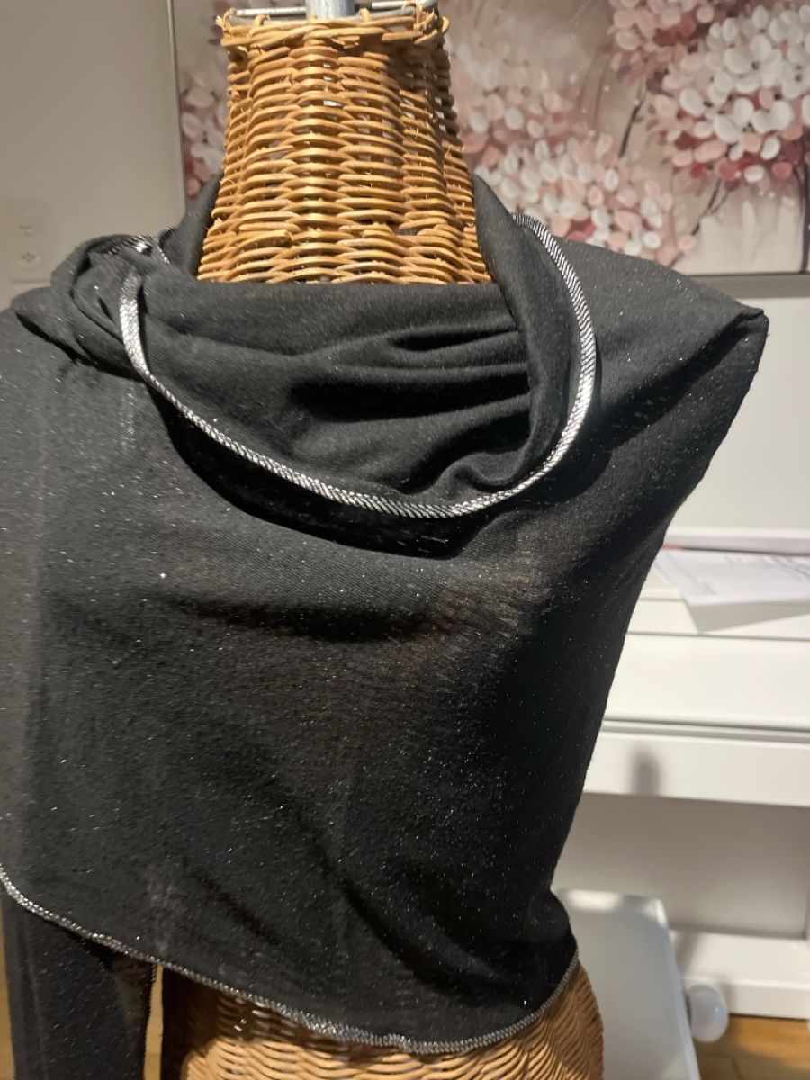 Foulard & Sciarpe: Breiter Schal mit Silberbordure und Glitzer – Usato da Solothurn venduto da Bobesch08 1