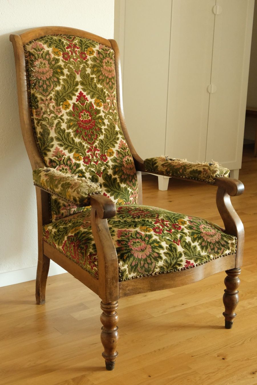 Sessel: Fauteuil ancien à dossier haut vers 1860 – Gebraucht aus Nyon von JJZA 1