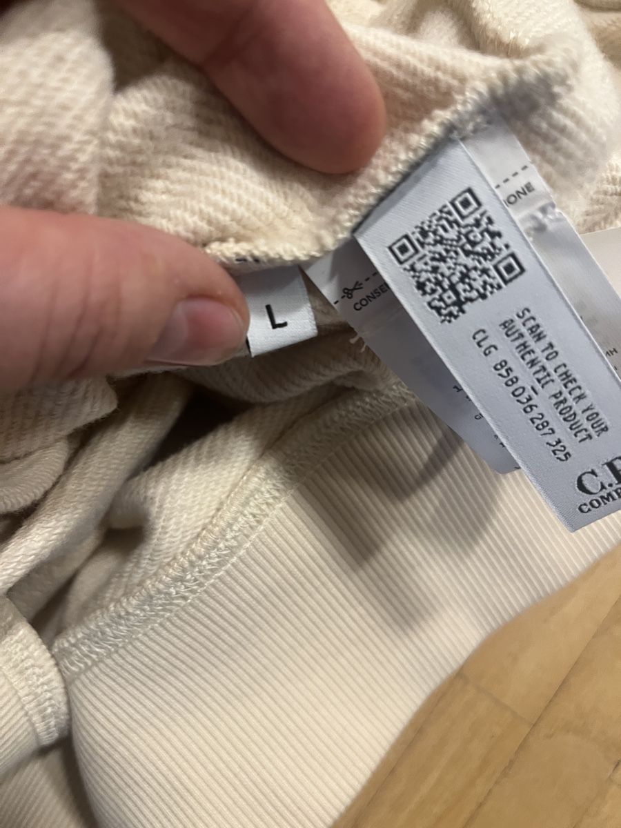 CP Company Pullover & Sweatshirts: CP Company Pullover Creme  – Gebraucht aus St. Gallen von elli18 6